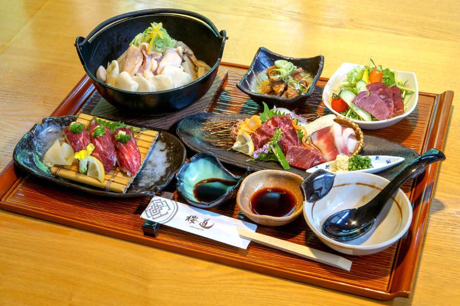 美しい彩りの「肥後膳」(3900円/税込) 美しい彩りの「肥後膳」(3900円/税込)