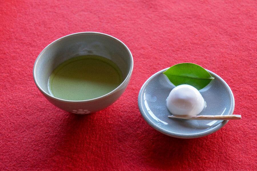 満月のようにまん丸のお菓子「十六夜（いざよい）」
