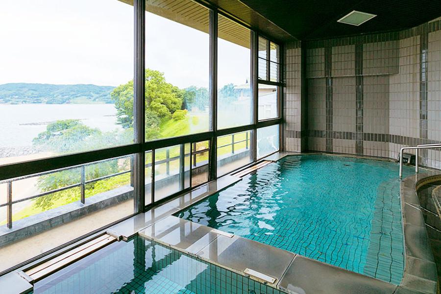 とろりとした温泉で1日の疲れを癒して…