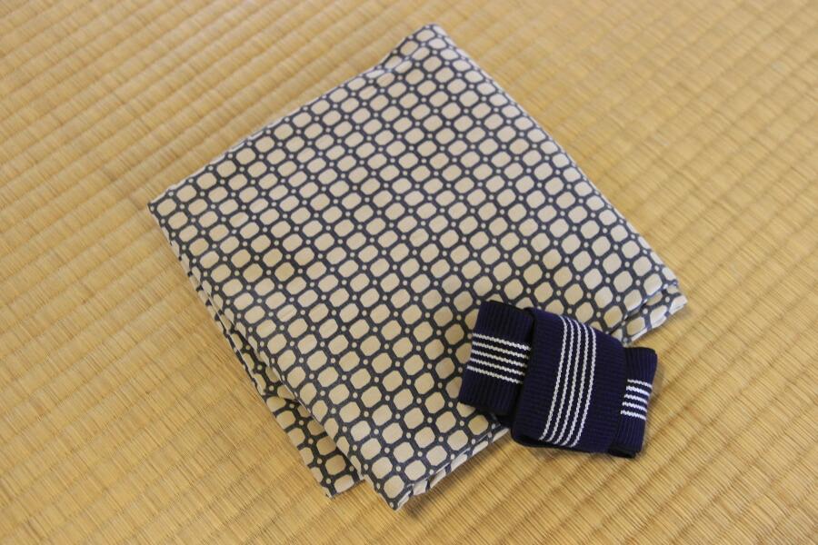 砂湯には専用浴衣を着用して入ります。週末は1時間待ちなどもしばしば。余裕をもって訪ねましょう