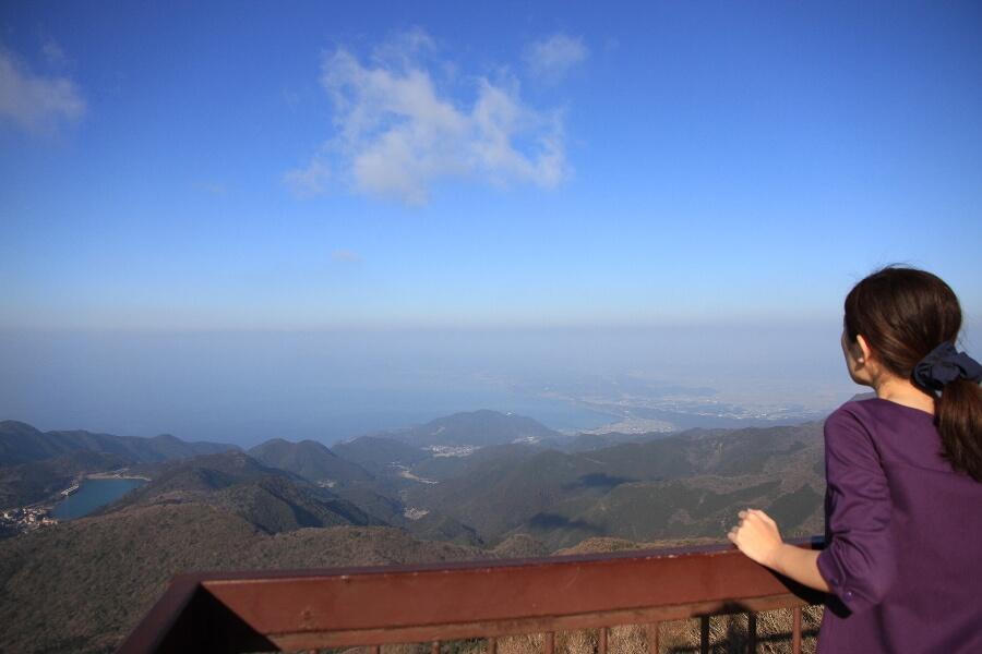 妙見岳展望所からは、360度の大パノラマ。大気の状態がいい日は、遠くは五島、霧島が見渡せますよ