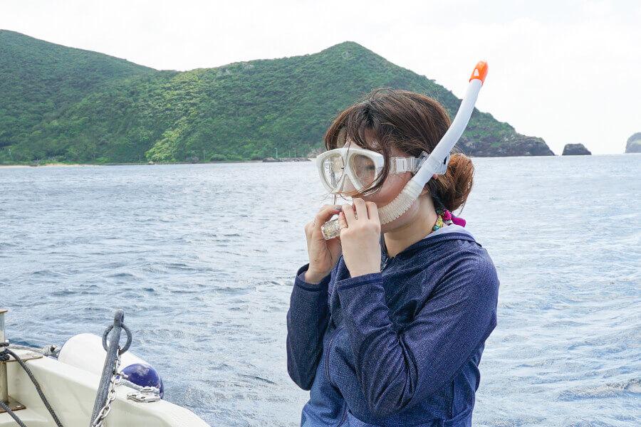 さあ、いよいよ青の洞窟へ。加計呂麻の美しい海は見ているだけではなく、もぐればもっとその美しさと豊かさを実感できます