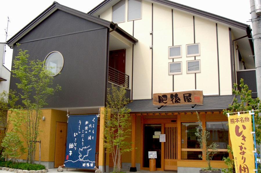 店の中ではできたてのいきなり団子が食べられますよ