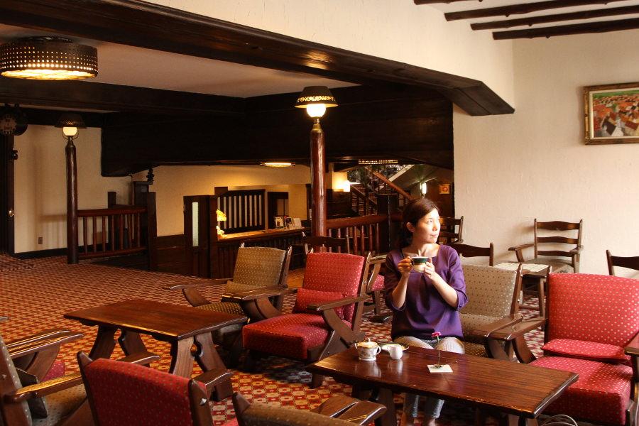 ホテルラウンジでのティータイムも至福のひととき。ゴルゴンゾーラケーキや極上紅茶などが満喫できますよ