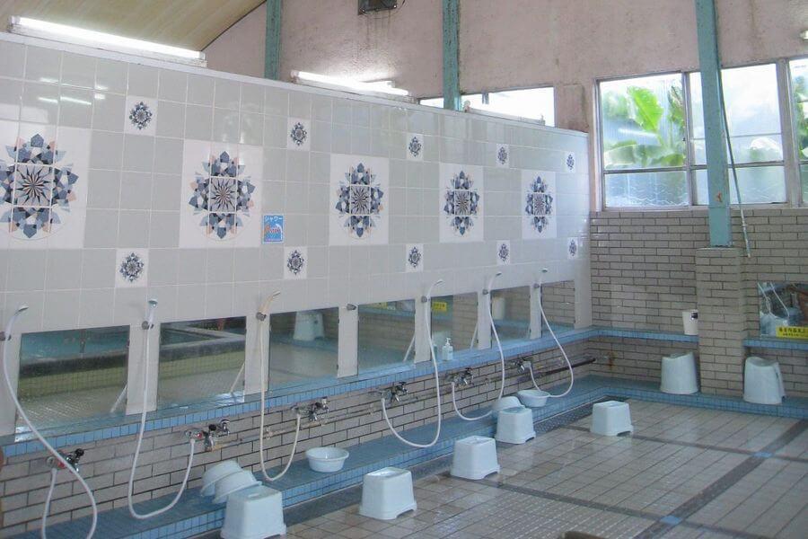 洗い場も多くゆったりと洗えます