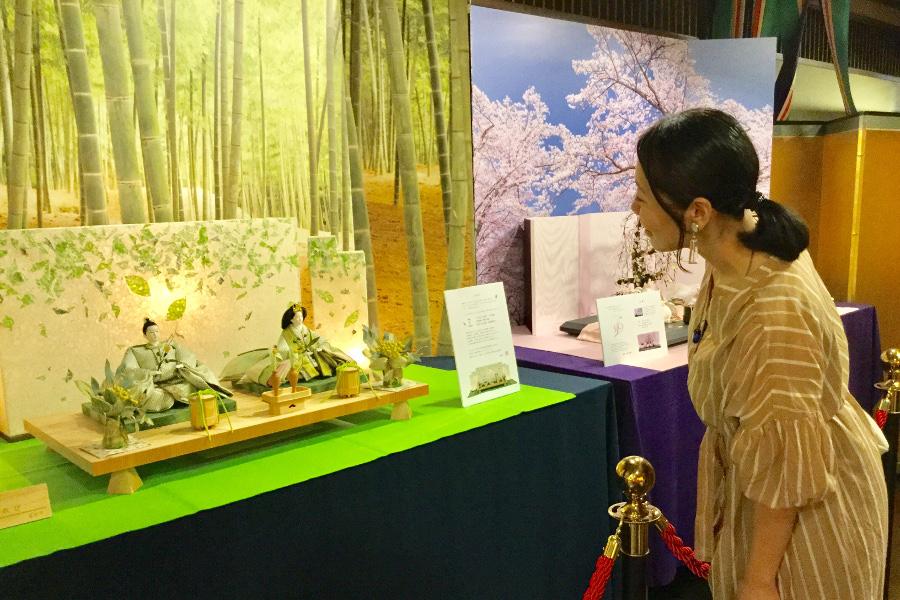 中には珍しいお雛様も。明治天皇をモチーフにしたお雛様は、洋風の衣裳が目を引きます。また、現代作家の故・後藤由香子作のモダンなお雛様や、子ども向けのキャラクター雛もおすすめです