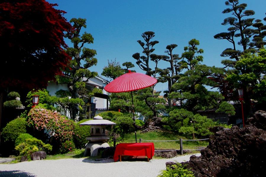 ▲昼間の日本庭園は、とても画になります