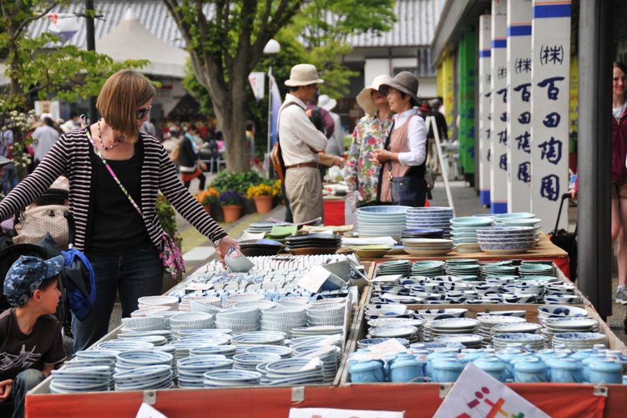 陶器市やちゃわん祭りの様子