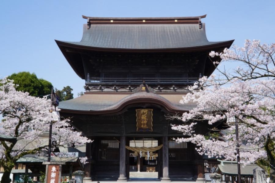 ▲四季折々の顔をみせる阿蘇神社 ▲四季折々の顔をみせる阿蘇神社