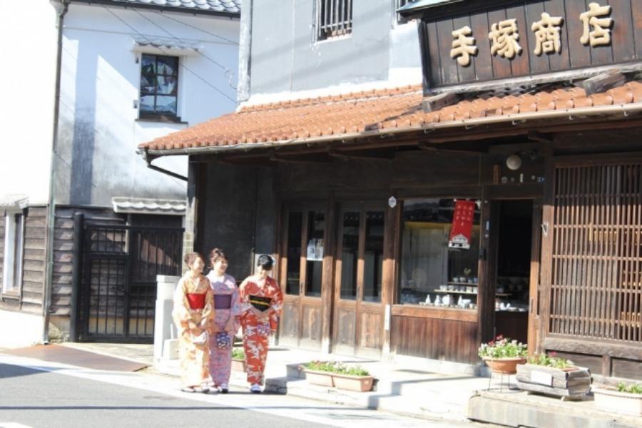 ▲和服に着替えて秋の有田を町歩きも体験できます ▲和服に着替えて秋の有田を町歩きも体験できます