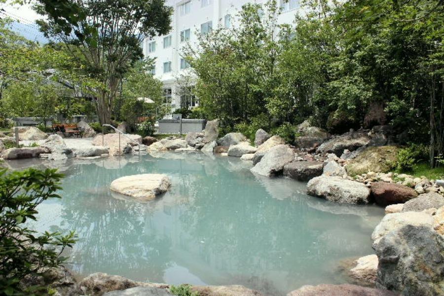 ▲日本一の温泉湧出量を誇る大分県別府の天然温泉を贅沢に味わうことができます