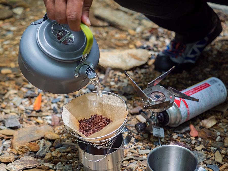 沢の水で淹れるコーヒー 