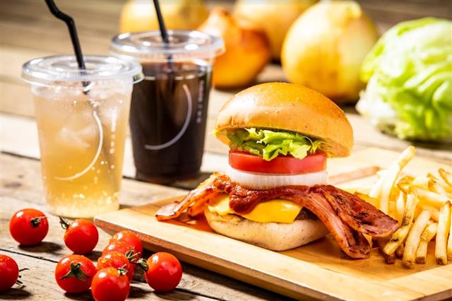 牧場ラウンジ　ハンバーガー