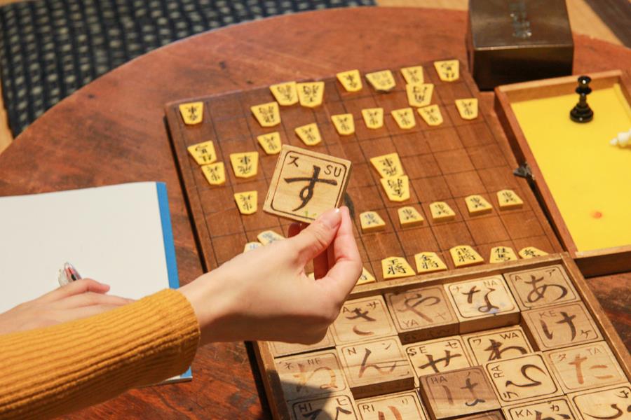実際に使われていた当時の遊具や道具も多く展示されている