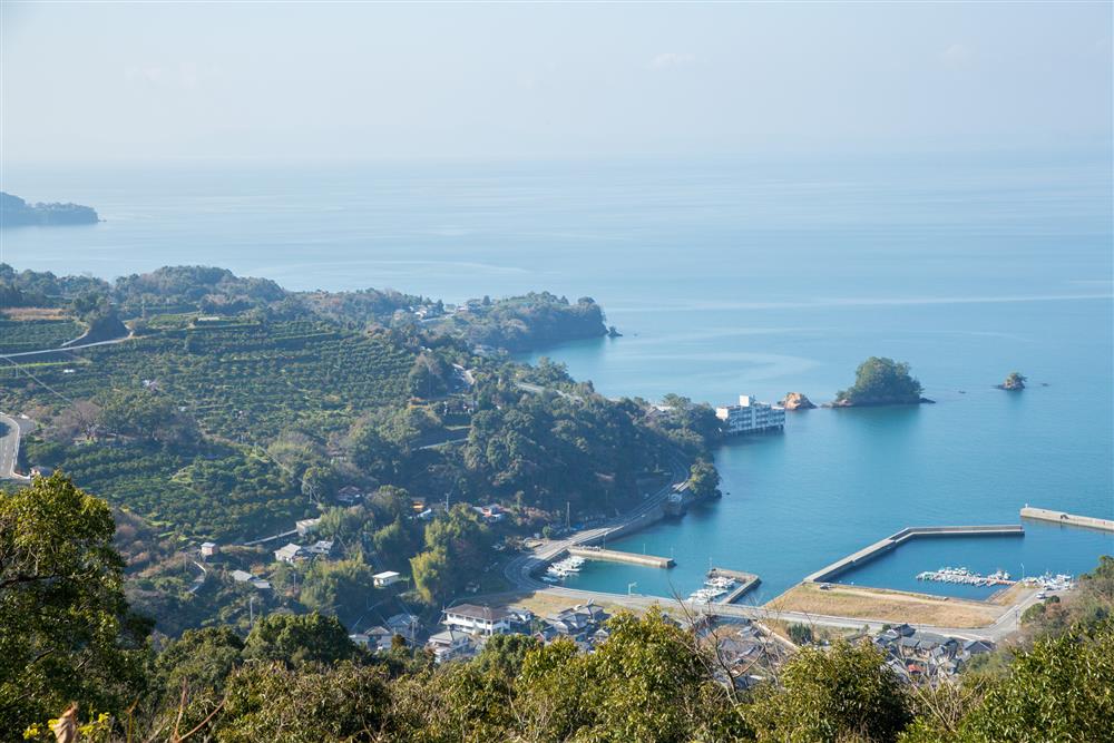 リアス式海岸の津奈木