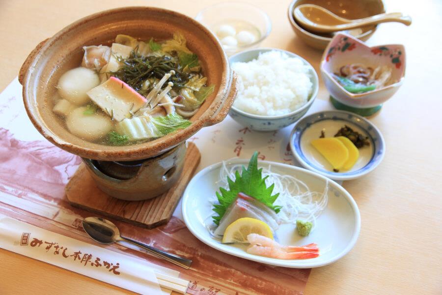 島原名物「具雑煮」の定食。優しい出汁が体に染み渡ります