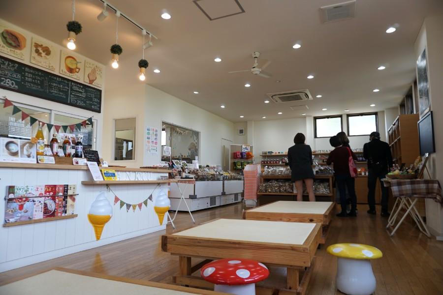 工場の敷地内にある直売所「みなんめキッチン」