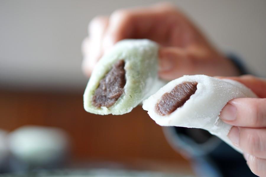 おまんじゅうの中にはあんこがぎっしり おまんじゅうの中にはあんこがぎっしり