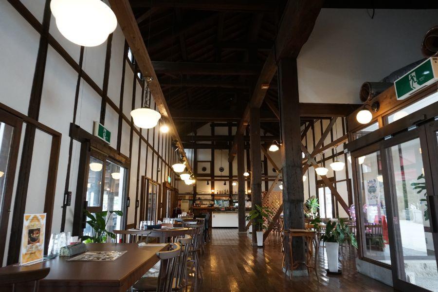 レトロな雰囲気の店内