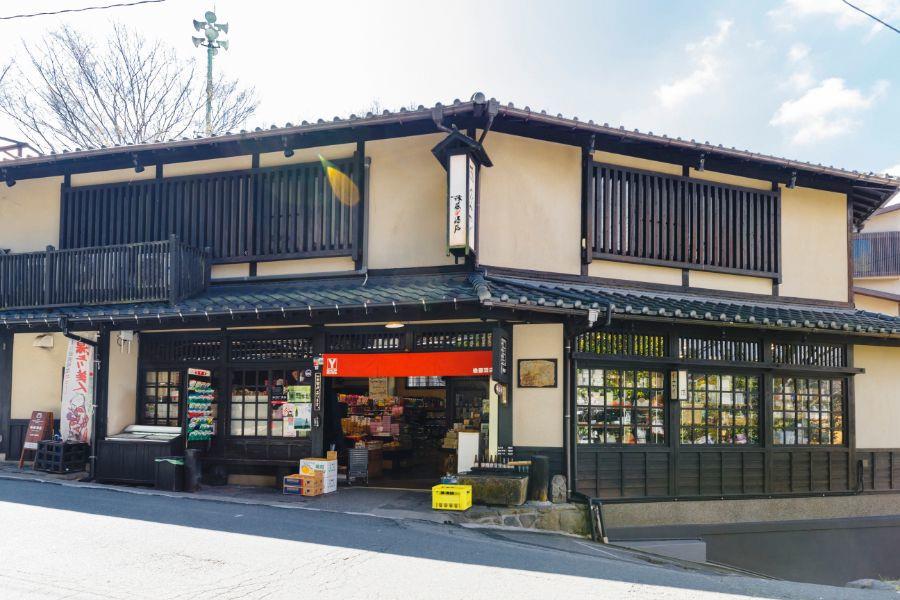 店の歴史はなんと約百年！