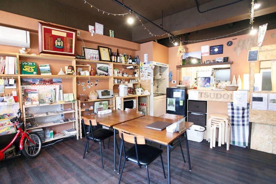 旅行情報が豊富にそろう店内