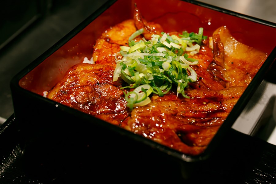 プレミアムローストビーフ丼