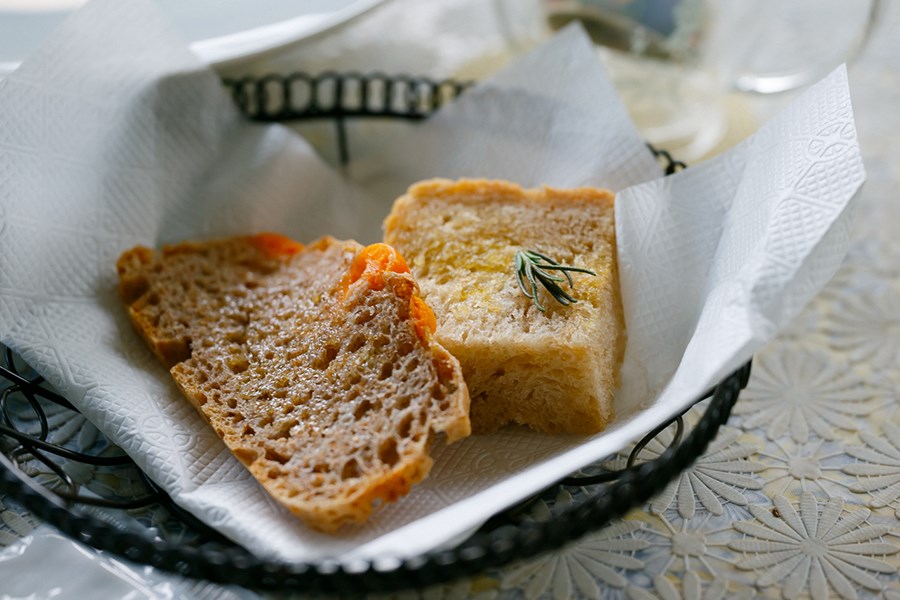 スープ、サラダ、パン、オーガニックコーヒーor紅茶が付きます