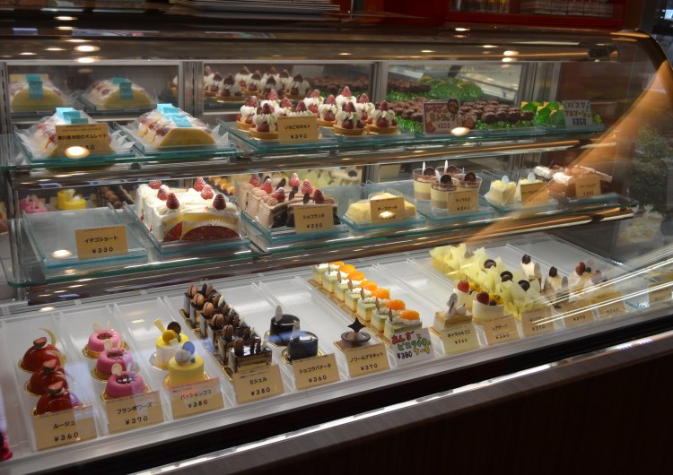 色とりどりのケーキ
