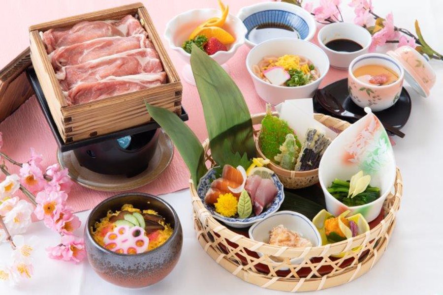 ひなまつり気分をおいしく満たす「ひいなランチ」