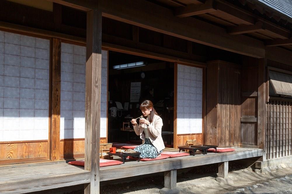 ▲席数は30席。座敷と縁側の席がある