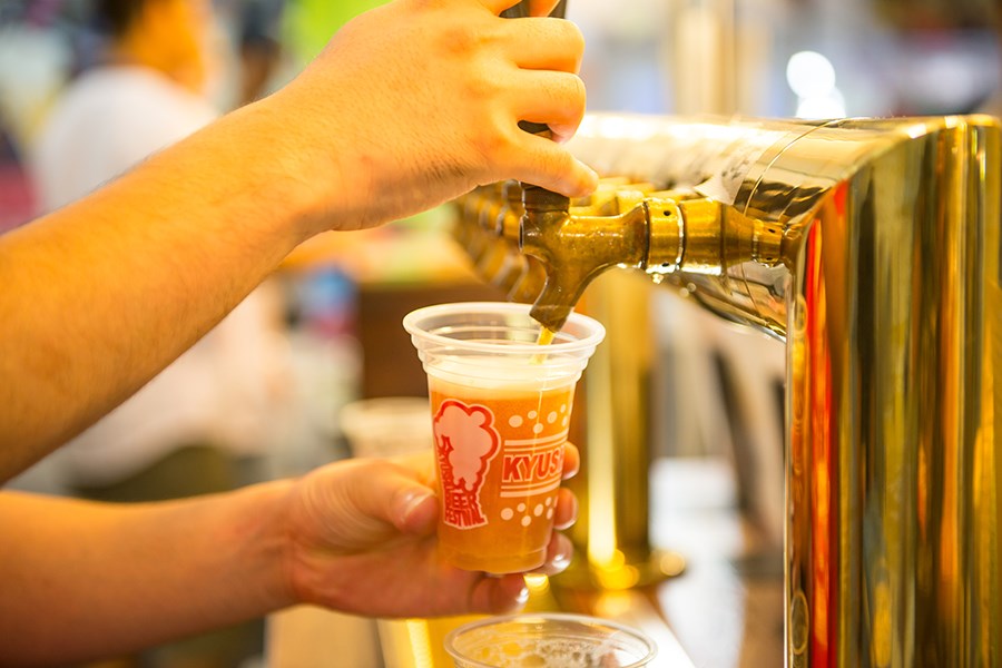注ぎたてビールはさすがのおいしさ