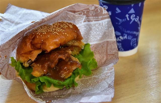 道の駅摩周温泉_ポークカツバーガー