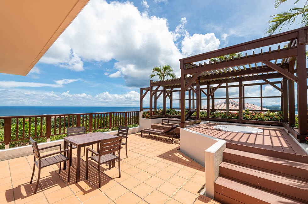 カヌチャの真骨頂で贅を尽くすロイヤルスイート。2