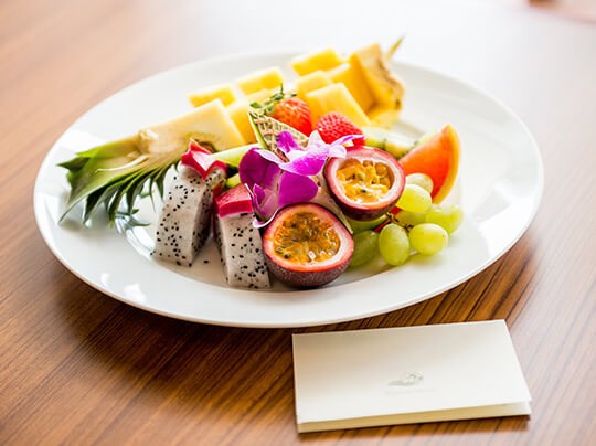 おすすめの泡盛をマイスターが提案3