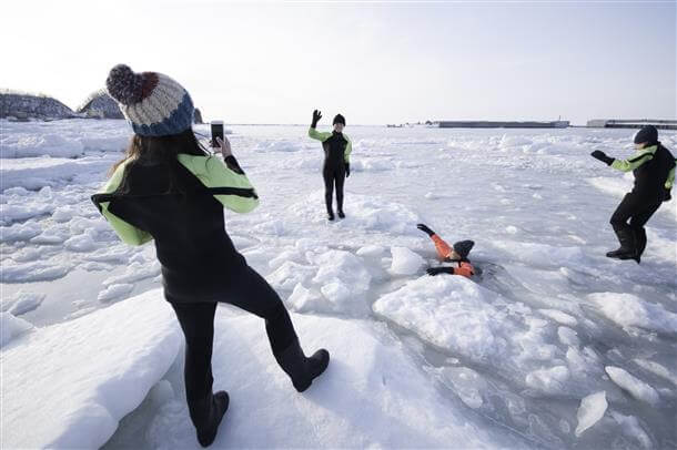 知床の流氷体験ツアー
